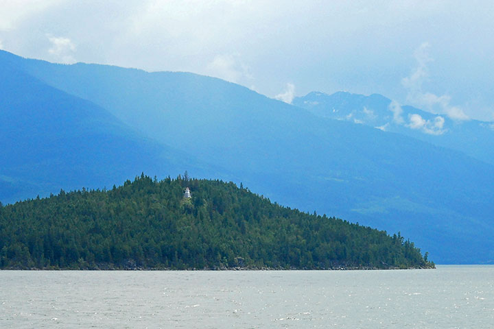 pathway around sawmill cove