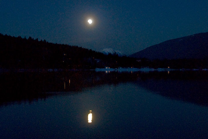 eclipseoverlake