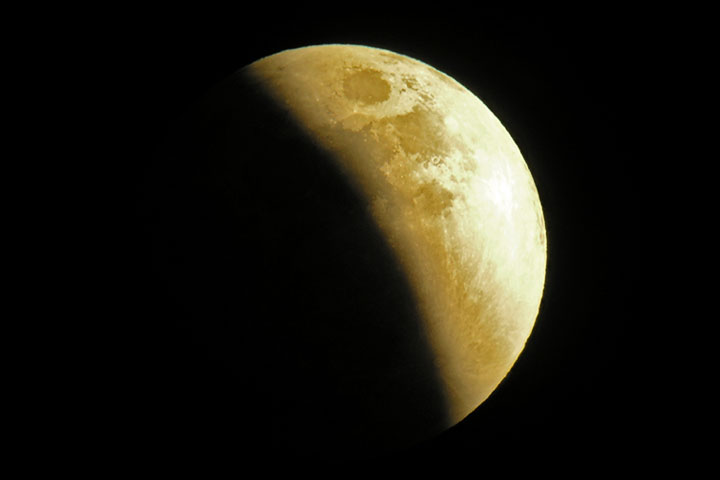 moon entering the shadow